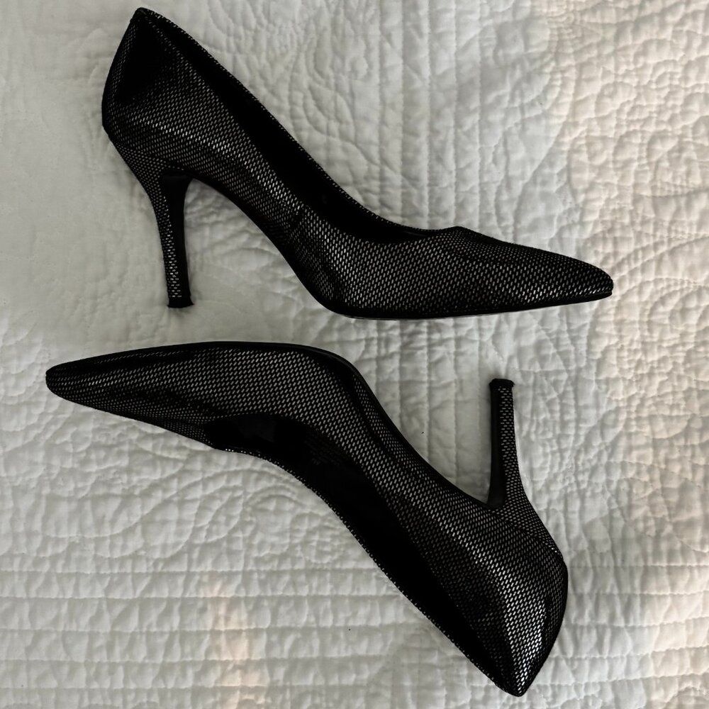 Nine West Shimmery Black Classic Pump size 8M